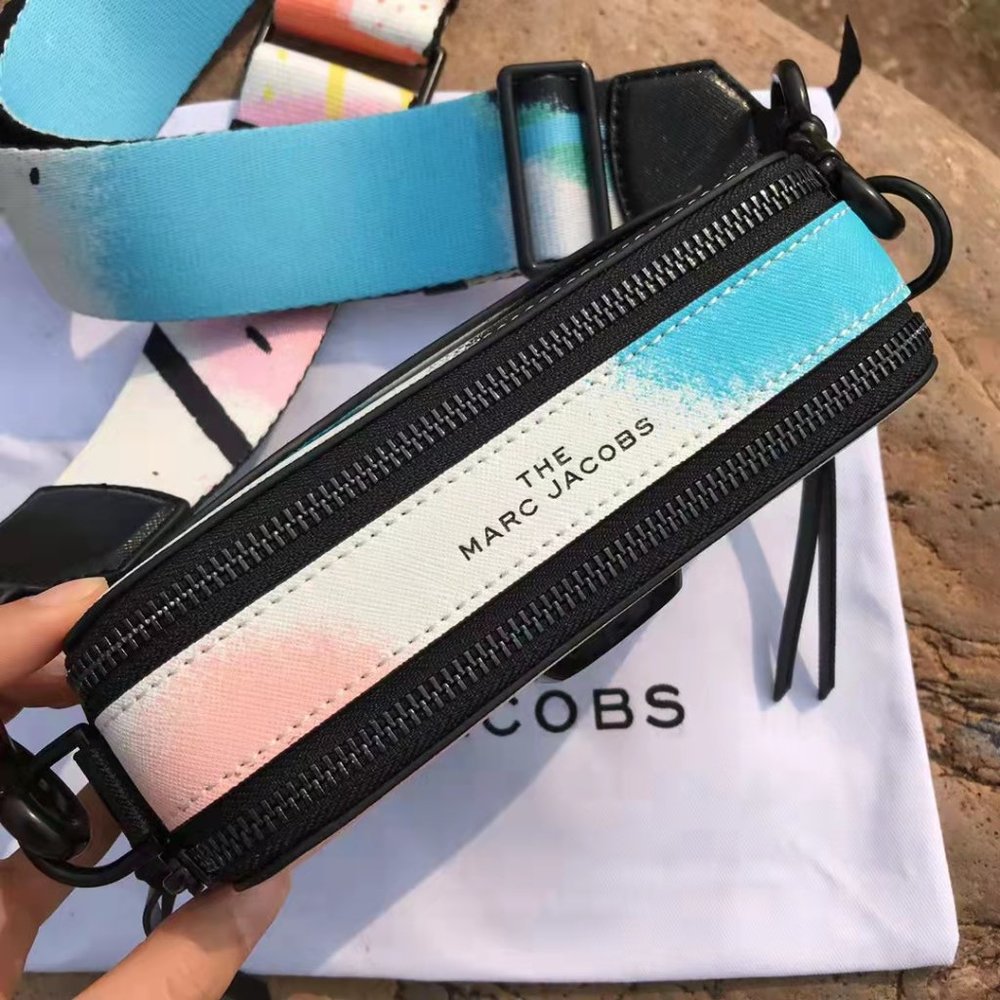 🌈🌈Marc Jacob Crossbody 🌈 🌈 - Picture 13 of 15